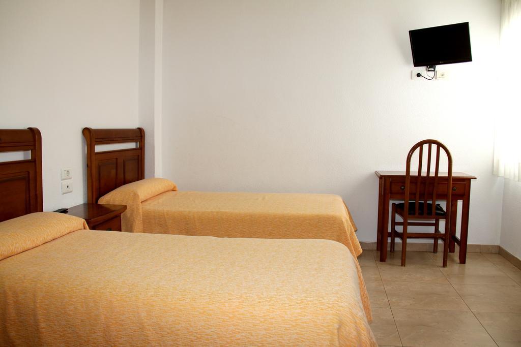 Hostal Restaurante La Masia Vila-real المظهر الخارجي الصورة