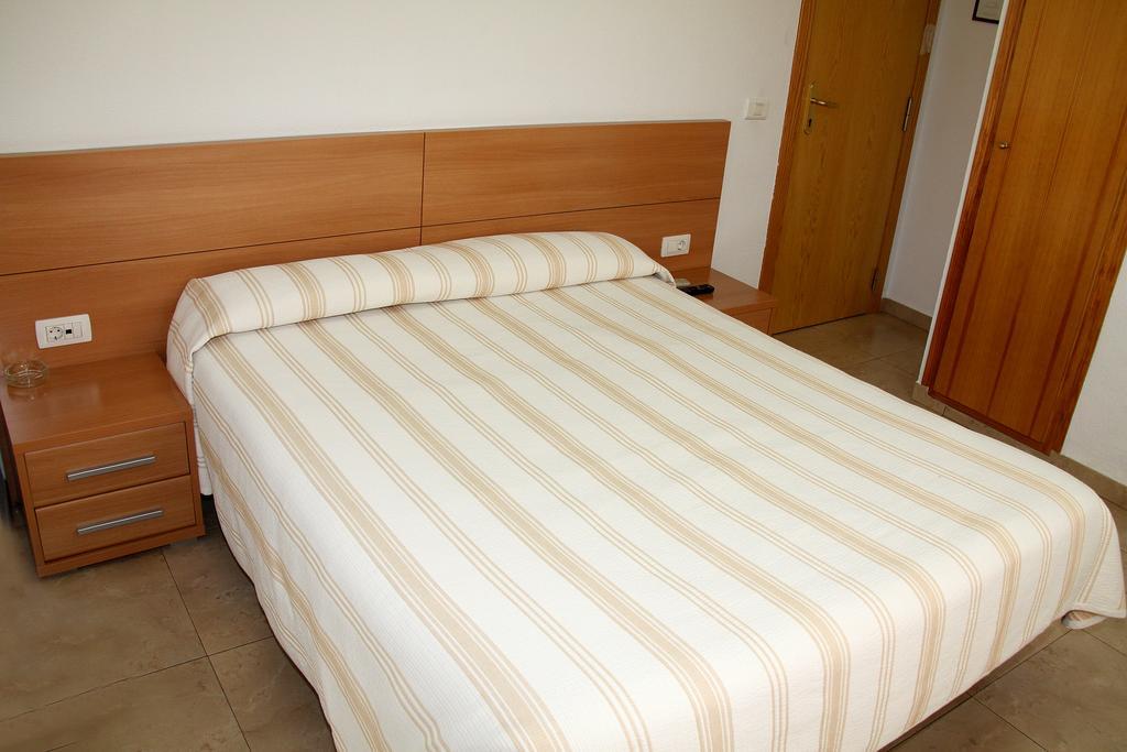 Hostal Restaurante La Masia Vila-real المظهر الخارجي الصورة